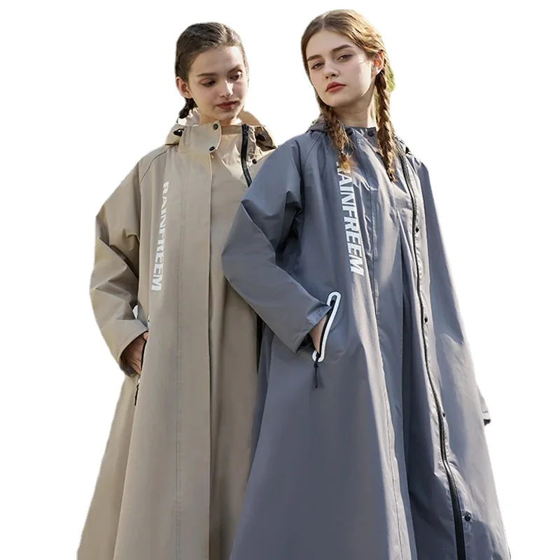 Camping Rain Poncho - Ultimi Impermeabili in Tessuto di Nylon